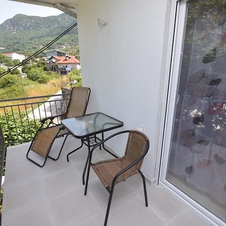 Subotic S Apartmani Risan Exteriör bild