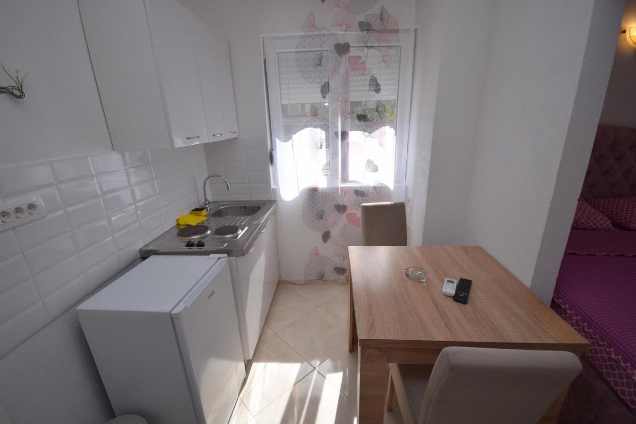 Subotic S Apartmani Risan Exteriör bild