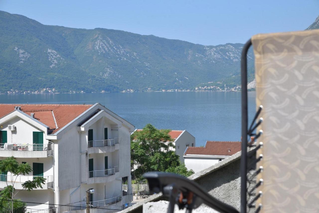 Subotic S Apartmani Risan Exteriör bild